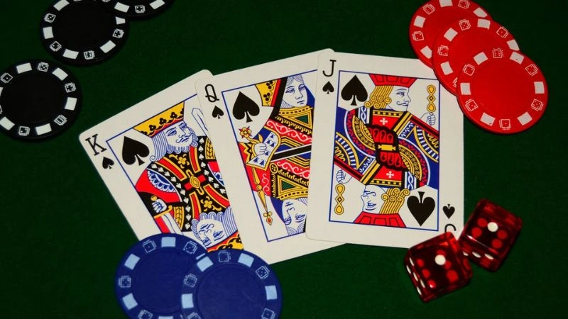 Cách chơi bài Three card Poker